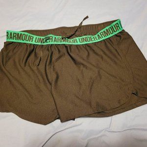 Under Armour Woman's Shorts Size XL